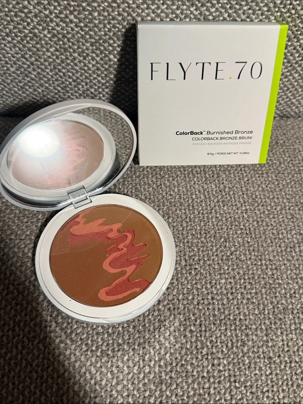 Flyte.70 ColorBack Burnished Bronze Pressed Bronzer in Vacation